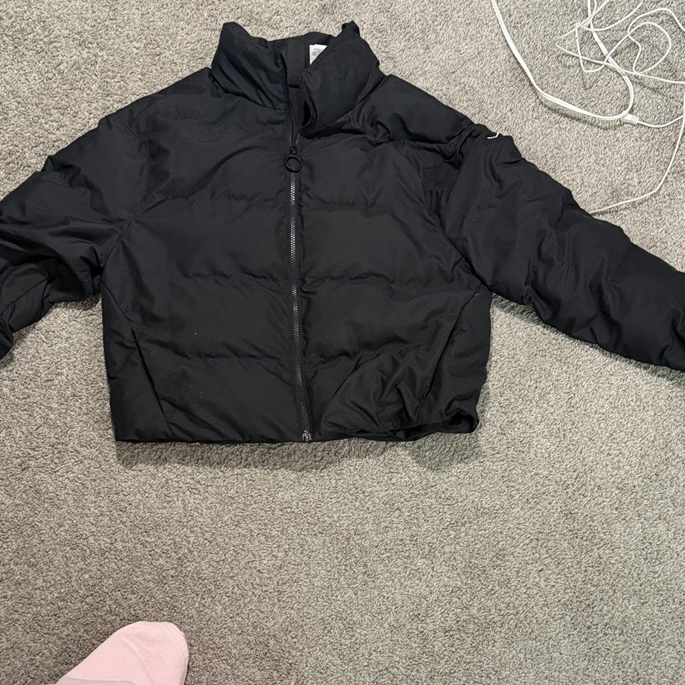 Gymshark Women's Black Cropped Puffer Jacket
